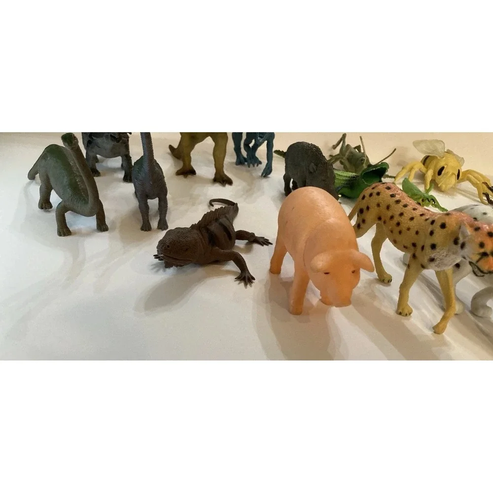 Lot Of 20 Large Plastic Zoo Play Toy Animals Bugs Dinosaurs  Jungle Pig
